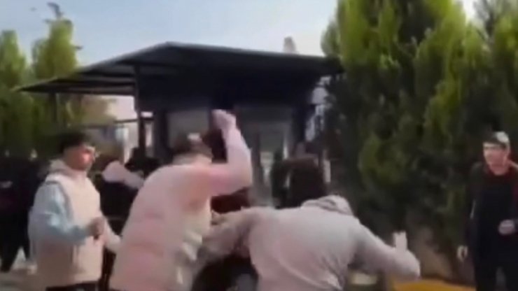 Lise öğrencilerinden büyük kavga!