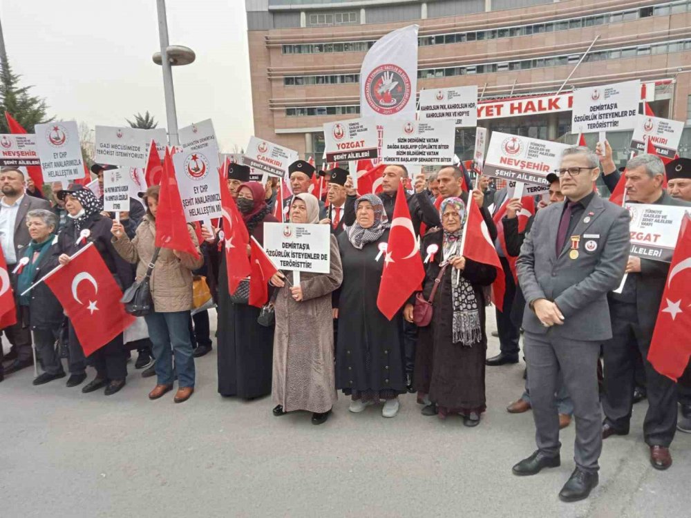 Şehit ve gazi ailelerinden Kılıçdaroğlu’na tepki: “İhanetten derhal geri dönün”