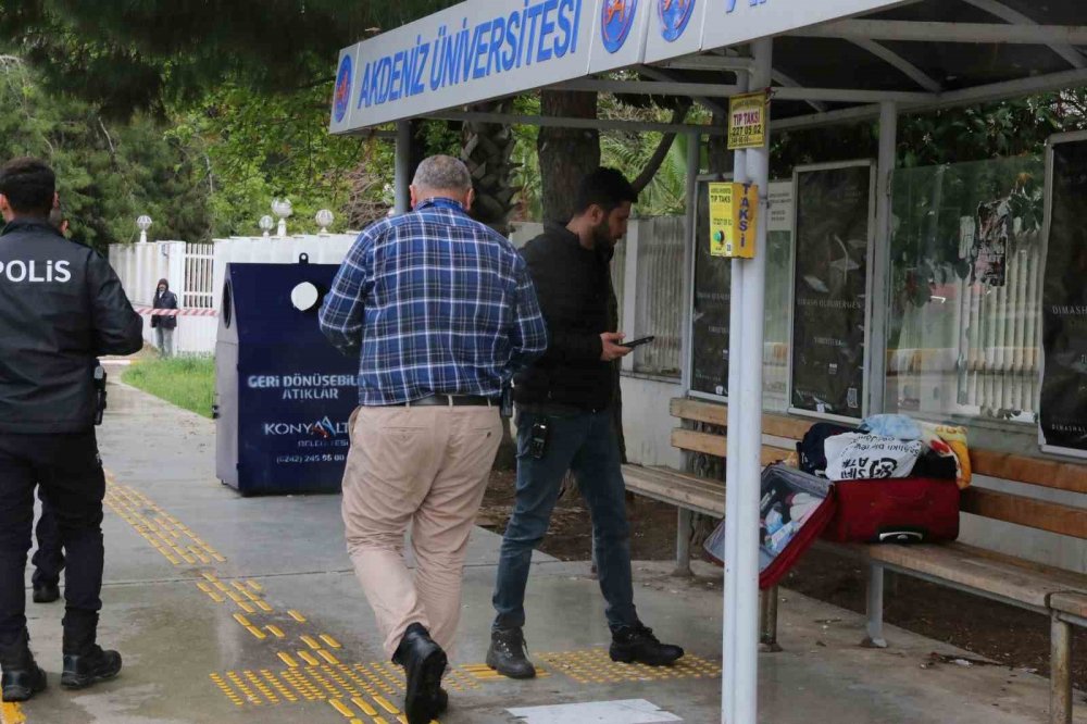 Nijeryalı vatandaşın unuttuğu valiz polisi alarma geçirdi