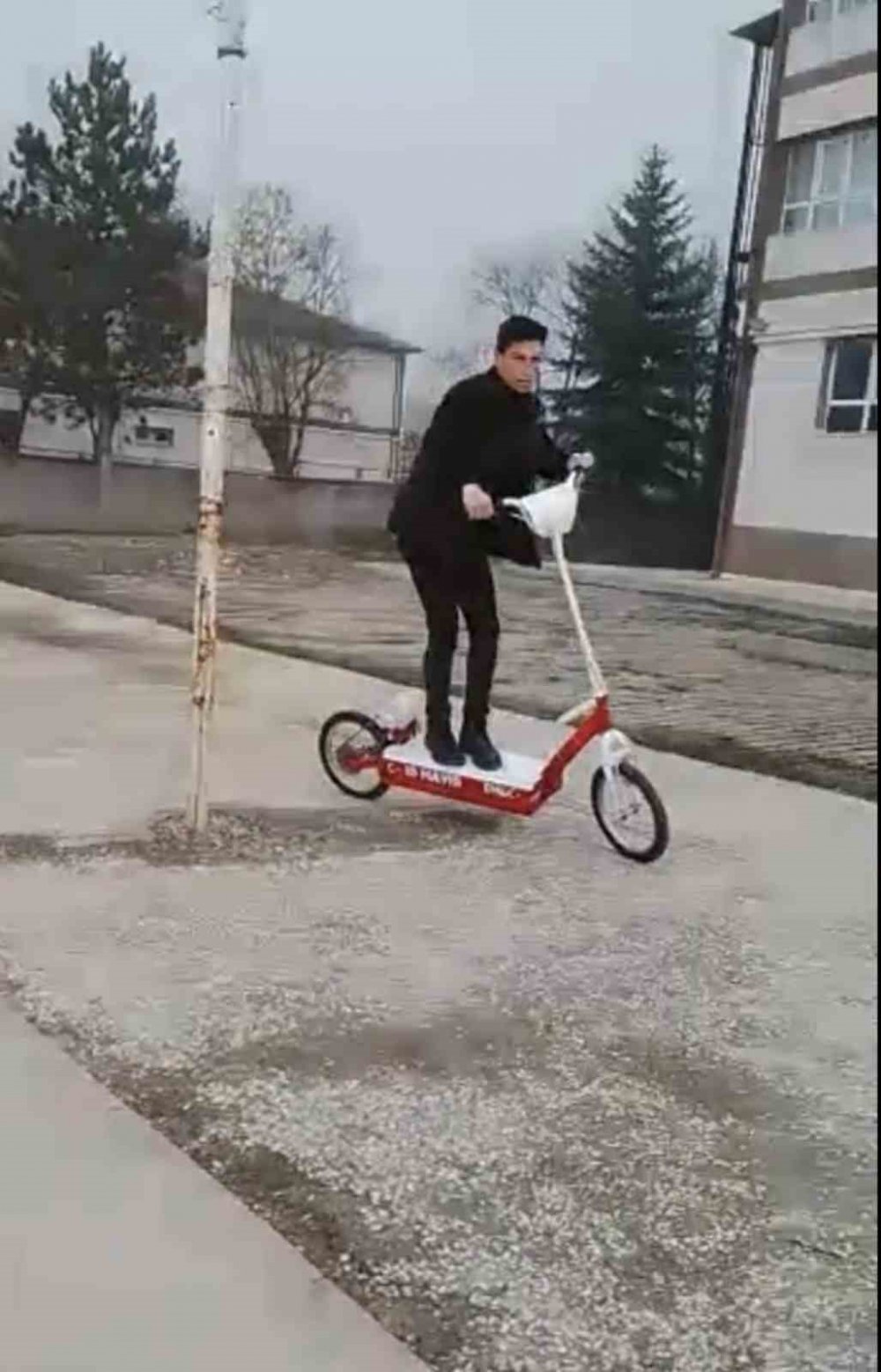 Lise öğrencileri elektrikli scooter yaptı