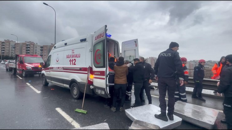 Yol bakım aracına çarpan kamyonun şoförü hastanede öldü
