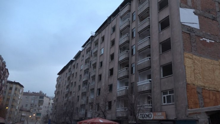 Elazığ'da ağır hasarlı 29 binanın yıkımı tamamlandı