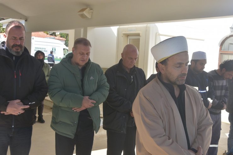 Fatma Girik'in annesi son yolculuğuna uğurlandı