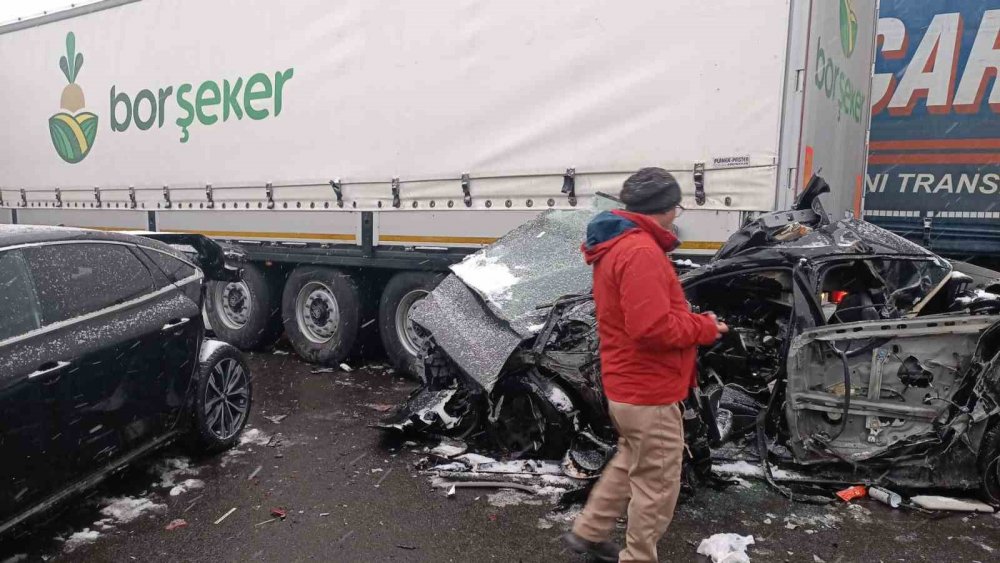 Feci kaza: 58 araç karıştı, 10 kişi yaralandı