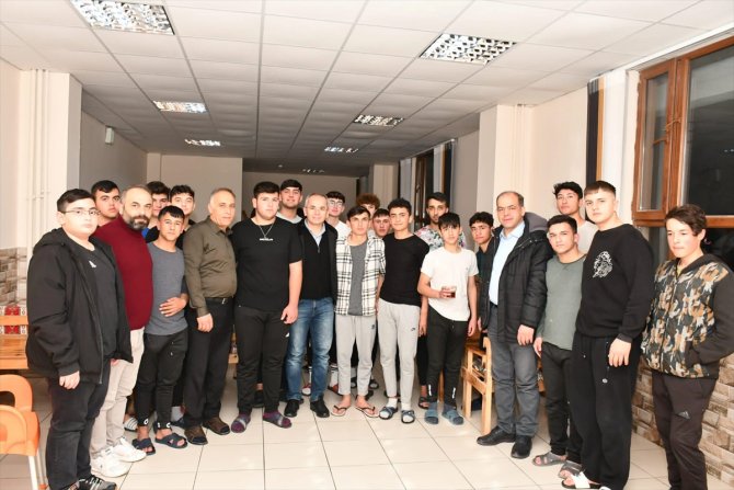 Kaymakam Pişkin, öğrencilerle iftar programında bir araya geldi