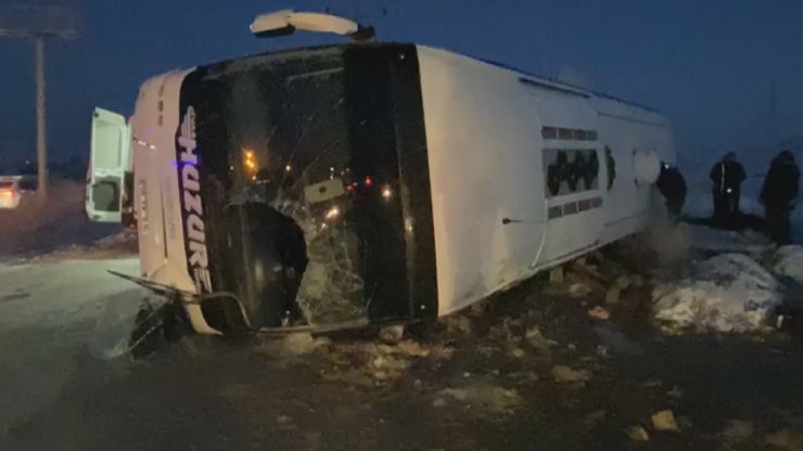 Yozgat’ta yolcu otobüsü devrildi: 1 ölü 25 yaralı