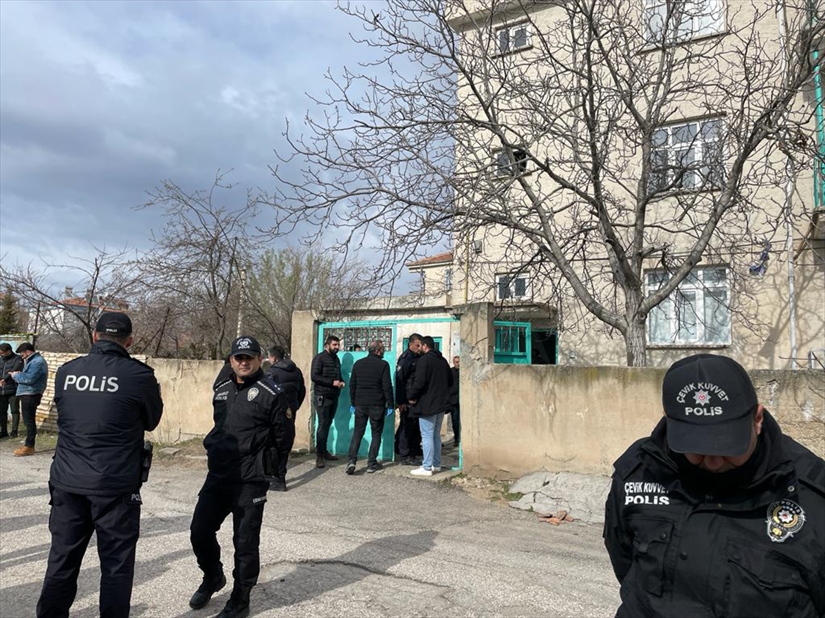 elazigda-bir-evde-6-kisi-olu-bulundu-3.jpg