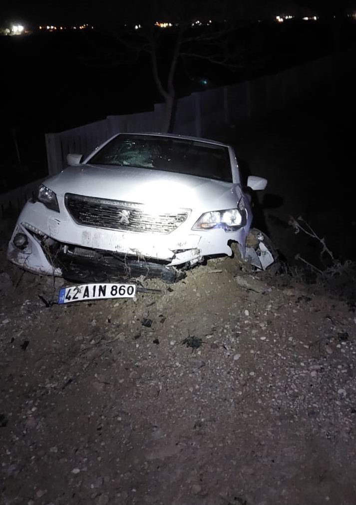 Konya'da kontrolden çıkan otomobil şarampole devrildi!