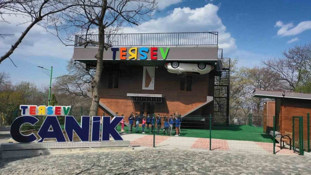 Bu evde bir terslik var!