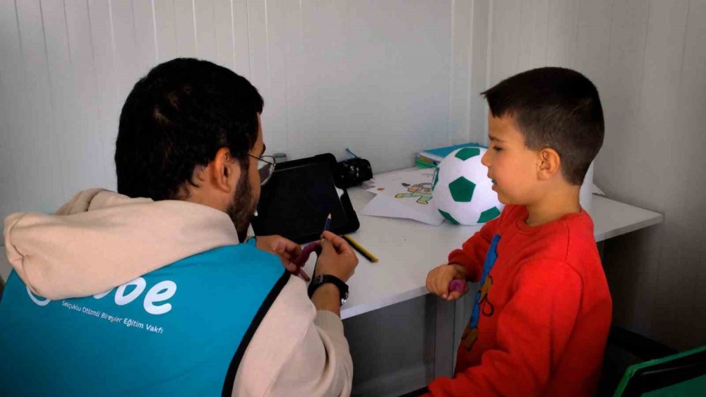 Konya, deprem bölgesindeki ’otizmli özel çocukları’ unutmadı