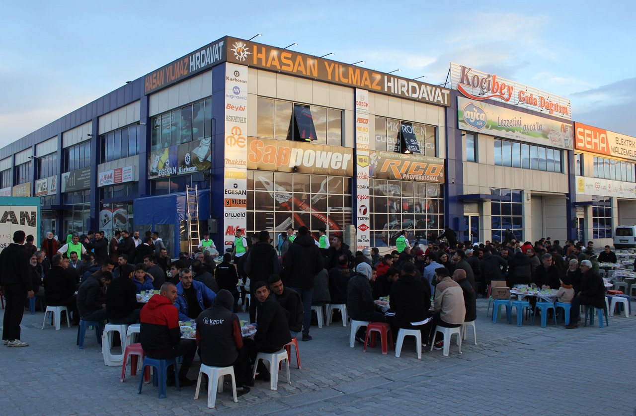 hasan-yilmaz-hirdavat-iftar-2.jpg