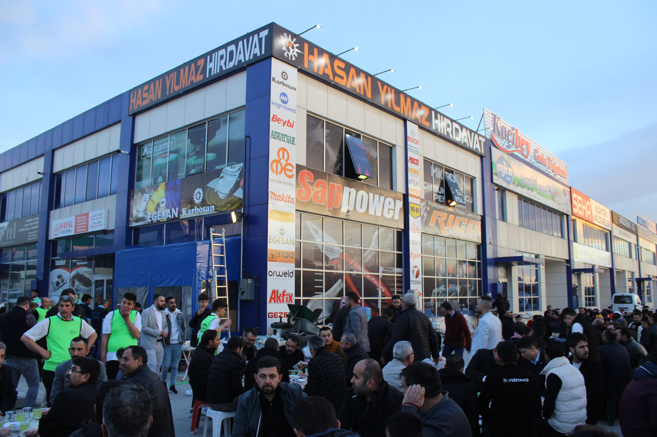 hasan-yilmaz-hirdavat-iftar-4.jpg