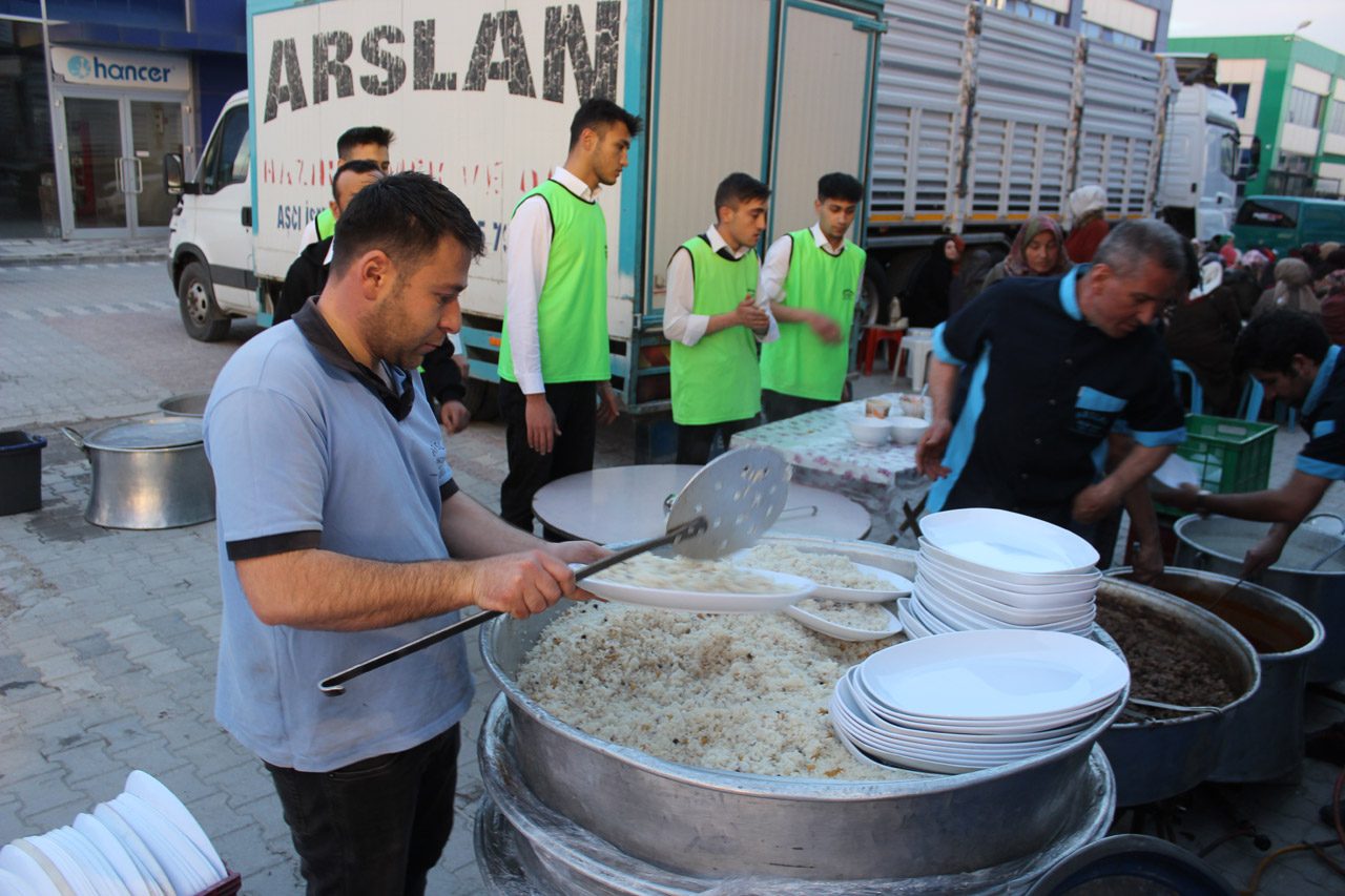 hasan-yilmaz-hirdavat-iftar-yeni-20.jpg
