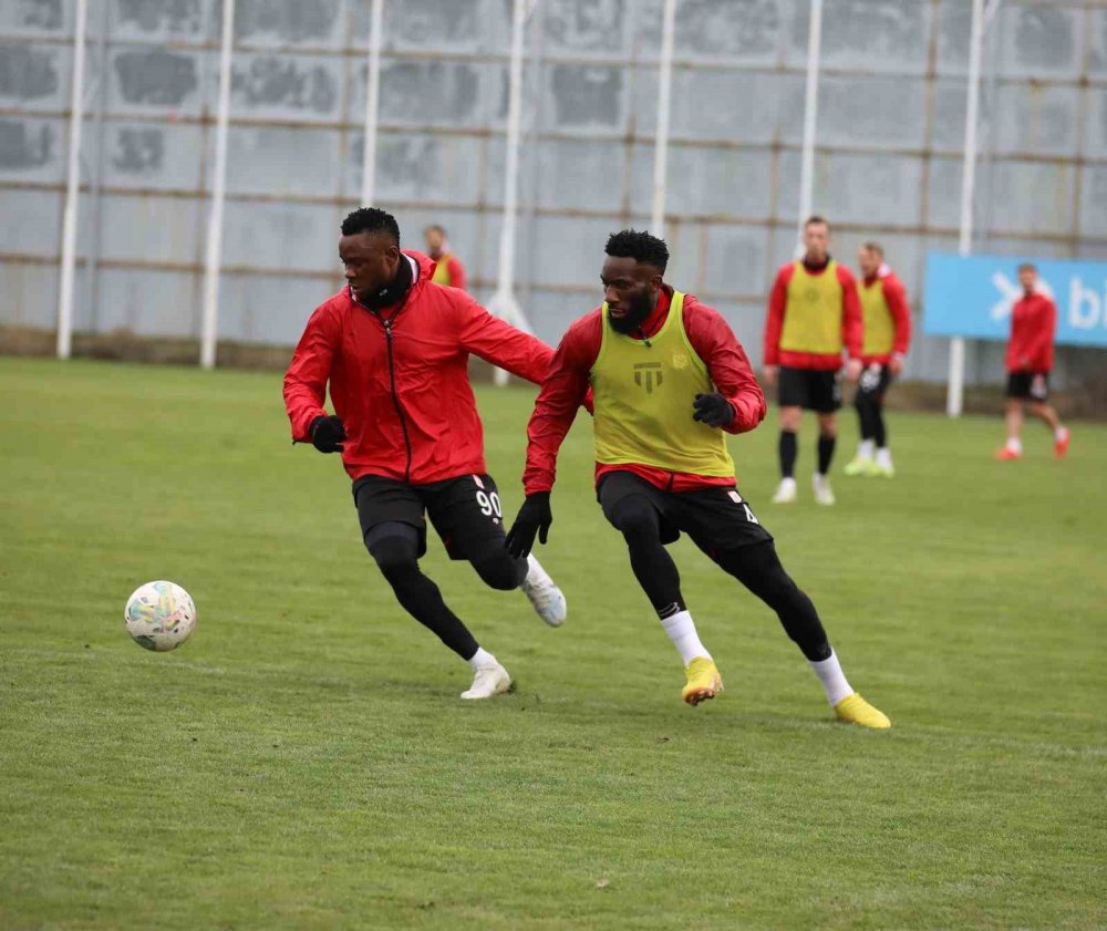 Sivasspor, Başakşehir maçı hazırlıklarını sürdürdü