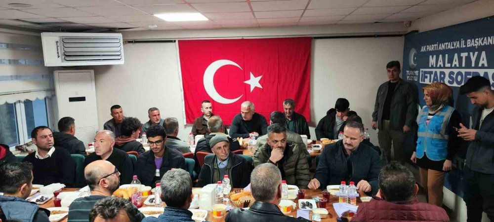 Bakan Ersoy: “Kalıcı konutları 1 yılda teslim edeceğiz”