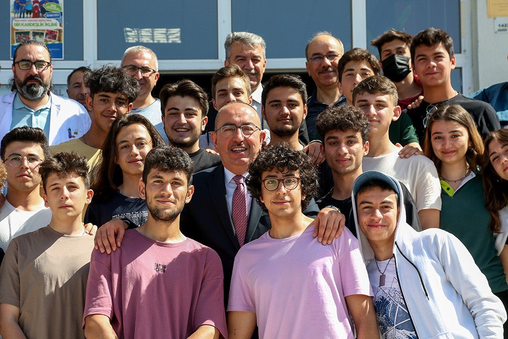 Başkan Kavuş’tan Meram’da gençlere “YKS” müjdesi