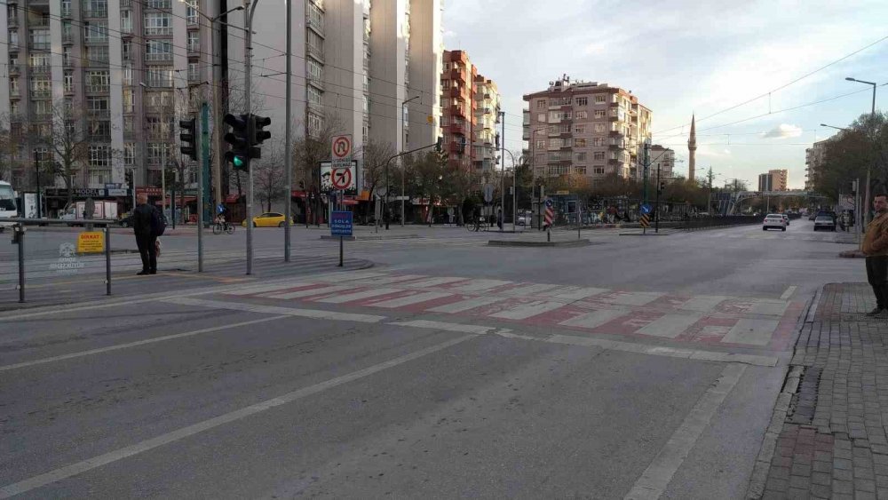 Konya'da Nalçacı Caddesi'nde kaza! O anlari çin tıklayın