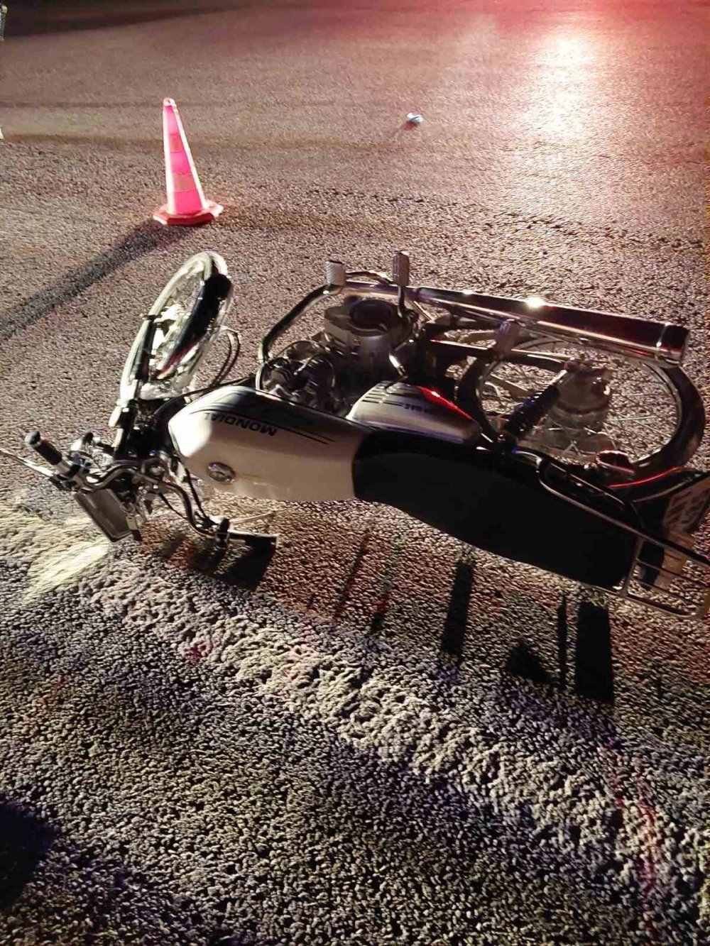 Konya'da devrilen motosikletin sürücüsü yaralandı
