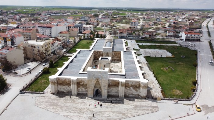 sultanhani-kervansarayi-aksaray-3.jpg
