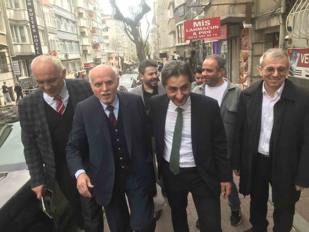 AK Parti İstanbul İl Teşkilatı kapı kapı dolaşmaya devam ediyor
