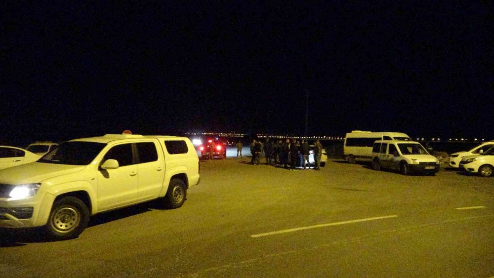 Diyarbakır’da devriye gezen polis aracına silahlı saldırı