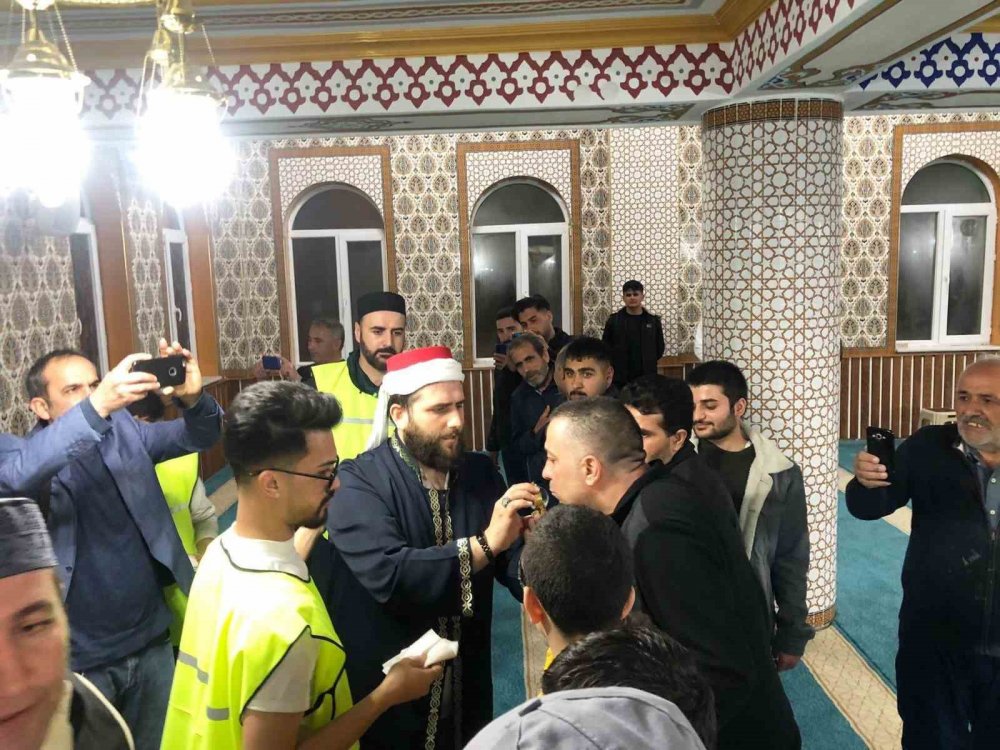 Konya Kulu’da Kadir Gecesi’nde vatandaşlar camilere akın attı