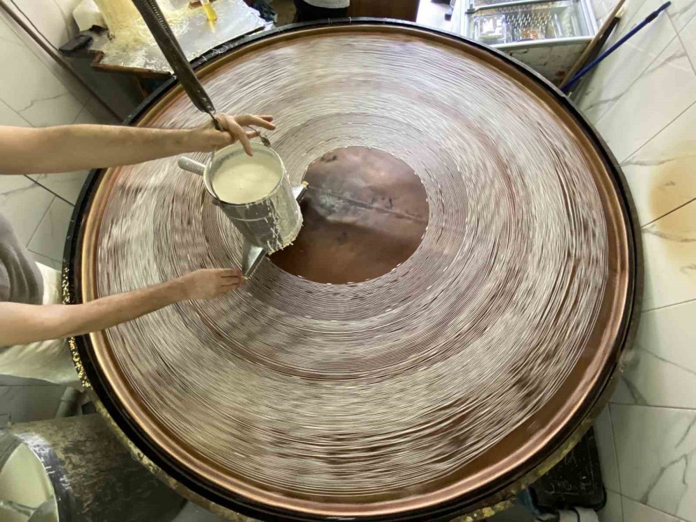 Konya'da bayram öncesi geleneksel üretim tel kadayıfa ilgi