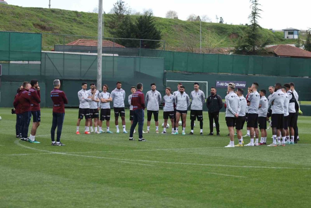 Trabzonspor’un yeni hocası ilk antrenmanına çıktı