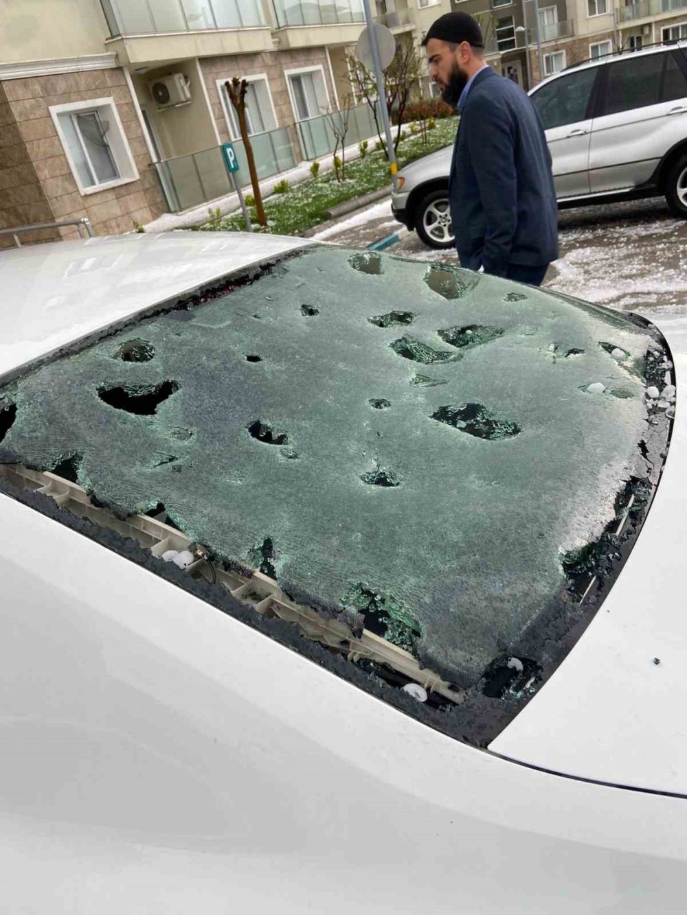 Adıyaman’a ceviz büyüklüğünde dolu yağdı