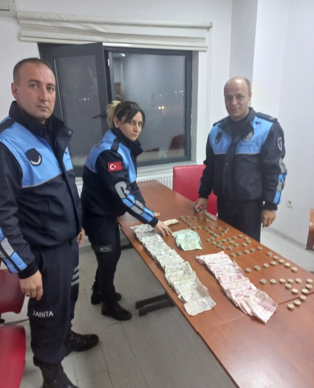 Dilencinin üzerinden çıkanlar şaşkına çevirdi