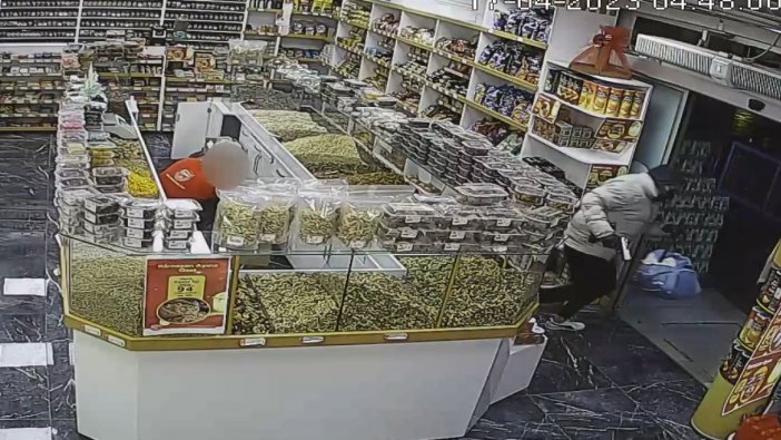 konyada-bir-garip-soygun-girisimi-oyuncak-silahla-marketten-600-bin-lira-gasp-etti2.jpg