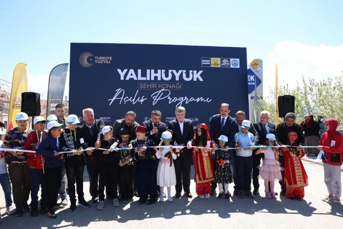 yalihuyukte-yapimi-tamamlanan-sehir-konaginin-acilisi-2.jpg