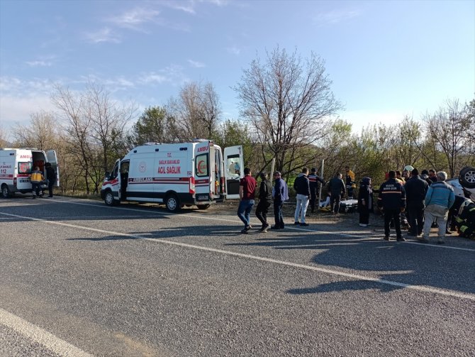 Konya'da devrilen otomobildeki 21yaşındaki sürücü öldü