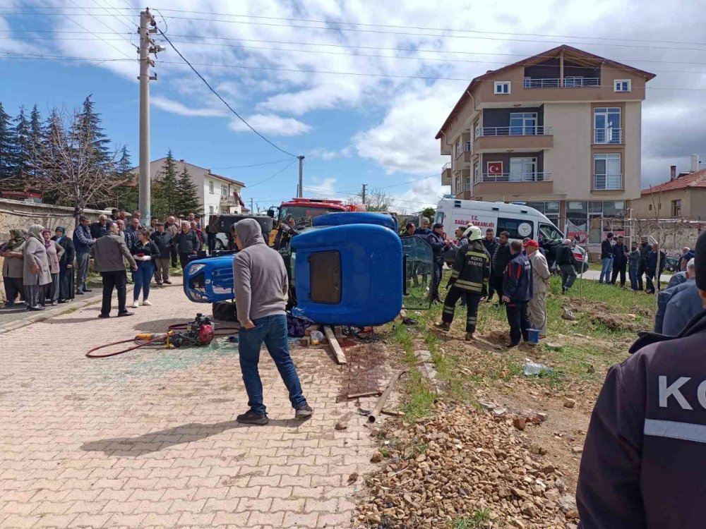 Konya'da traktör devrildi, genç kız hayatını kaybetti