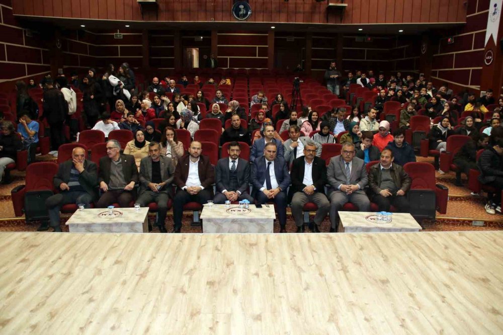 Yazar Tarık Buğra memleketi Konya'da anıldı