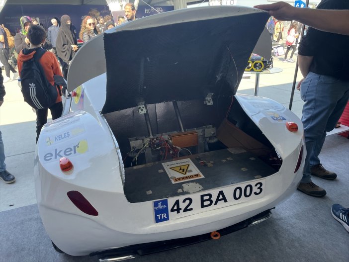 aa-20230501-31009243-31009240-elektrikli-spor-araba-simurg-gt-teknofest-istanbulda-ilgi-odagi-oldu.jpg