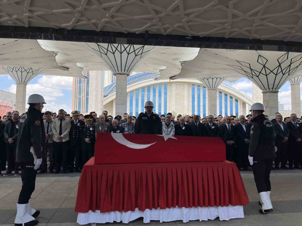 Şehit polis memuru Özgür Barçın, son yolculuğuna uğurlandı