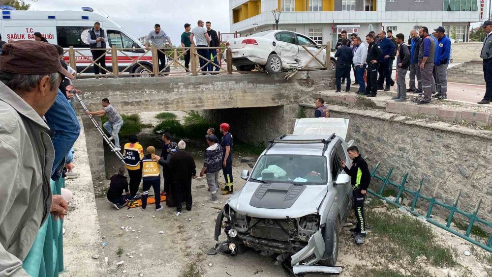 Konya'daki kazada derenin boş olması faciayı önledi!