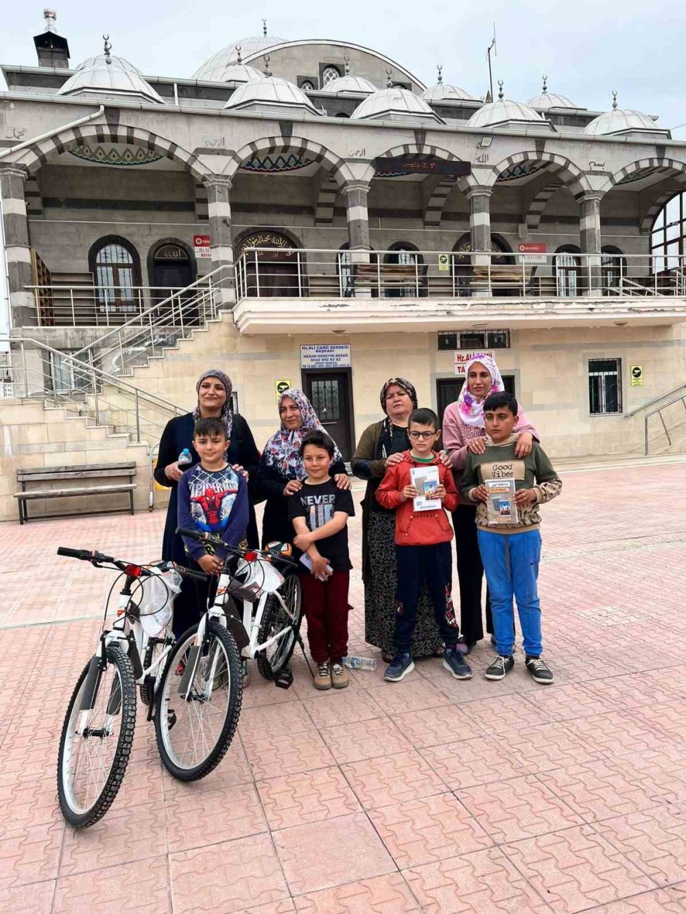 Depremzedelerin yüzü güldü