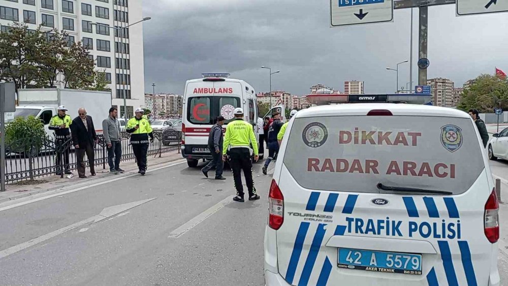 Konya'da otomobil kadına çarptı! İlk müdahaleyi bakın kim yaptı