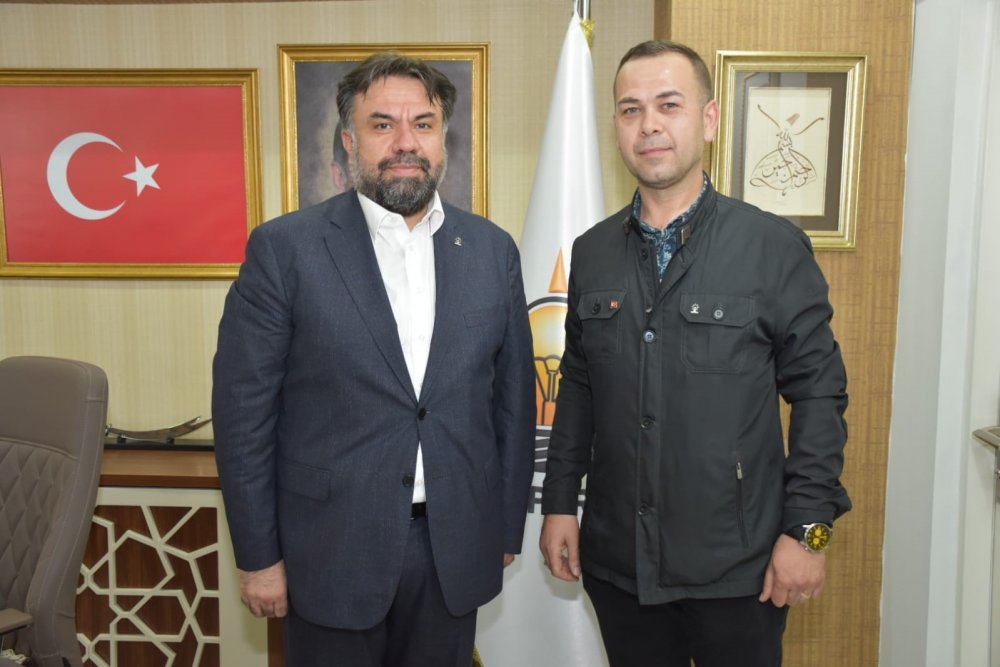 İYİ Parti'den istifa edip AK Parti’ye katıldı