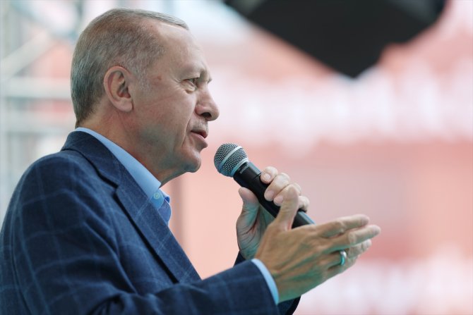 Cumhurbaşkanı Erdoğan: Gümbür gümbür sandığa gidiyor muyuz?