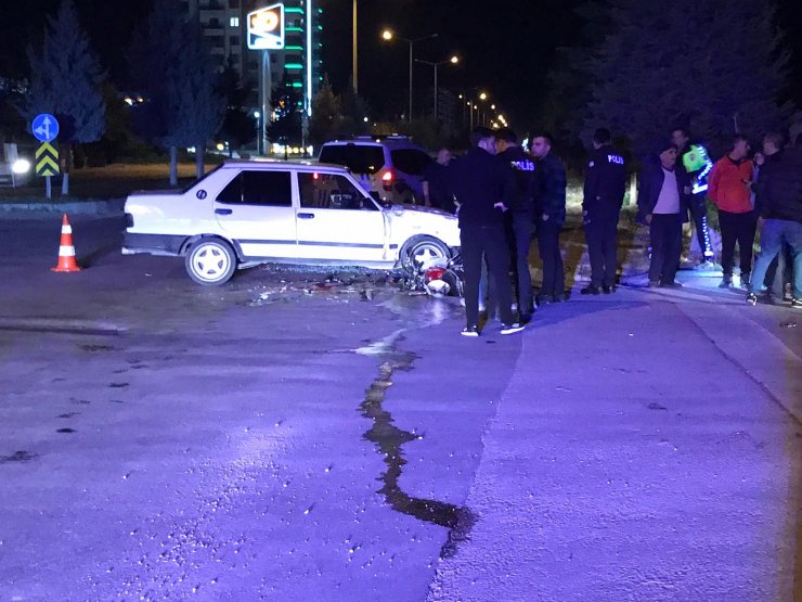 Konya'da otomobille çarpışan motosikletin sürücüsü öldü, 3 yaralı