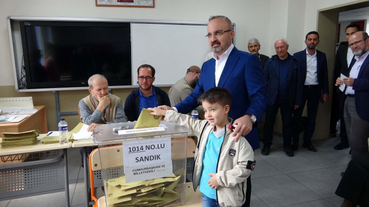 AK Parti'li Turan oyunu Çanakkale'de kullandı