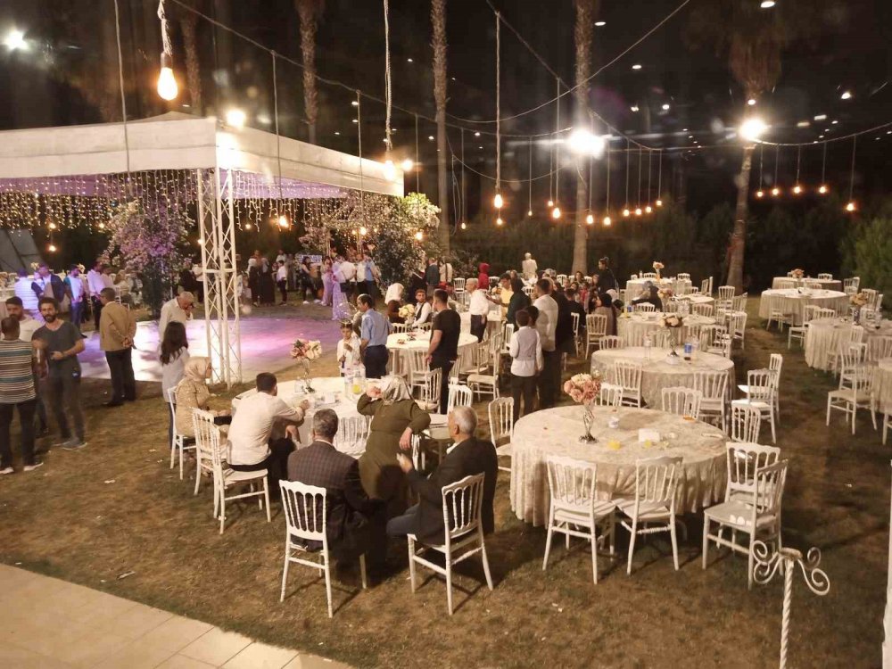 Kardeşinin düğününde tabancayla vuruldu