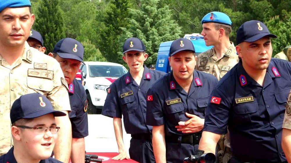 Engelli bireyler asker oldu, aileleri gururlandı
