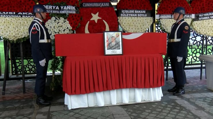 Şehit Özcan İlhan son yolculuğuna uğurlandı