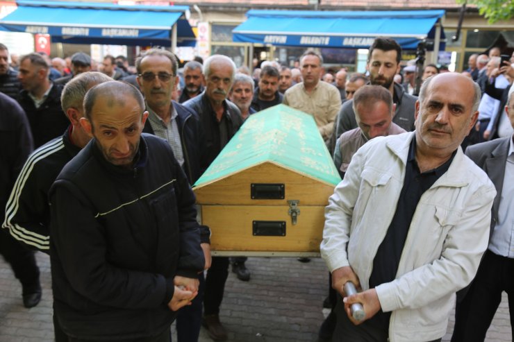 'Dünyanın en uzun burunlu insanı', son yolcuğuna uğurlandı