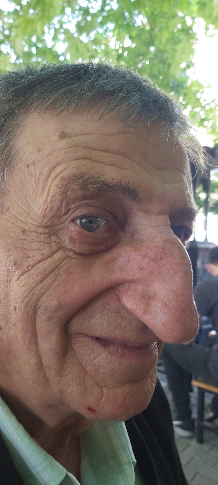 'Dünyanın en uzun burunlu insanı', son yolcuğuna uğurlandı