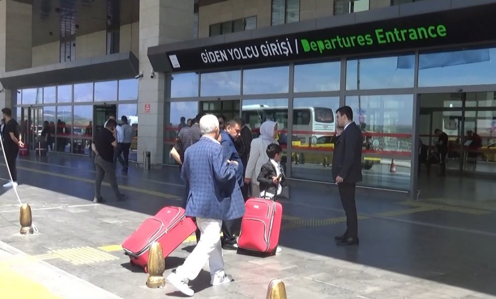 Gaziantep hava sahası tanımlanamayan cisim nedeniyle uçuşlara kapatıldı
